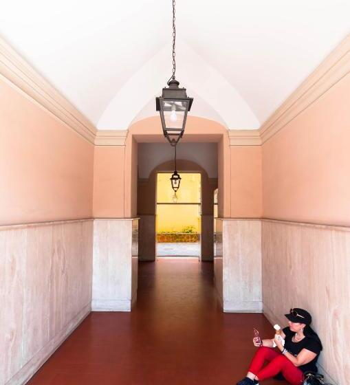 تختخواب و صبحانه Roma Charming Rooms