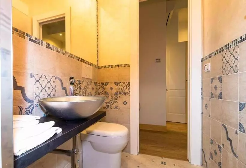 تختخواب و صبحانه Roma Charming Rooms
