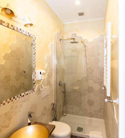 تختخواب و صبحانه Roma Charming Rooms