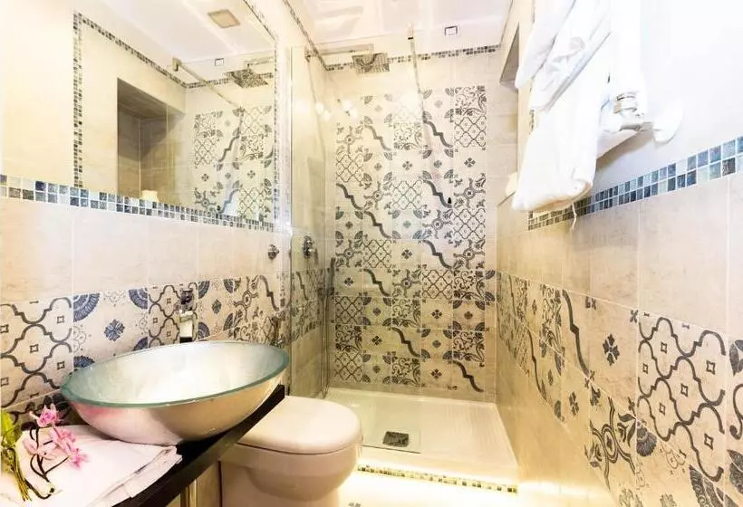 تختخواب و صبحانه Roma Charming Rooms
