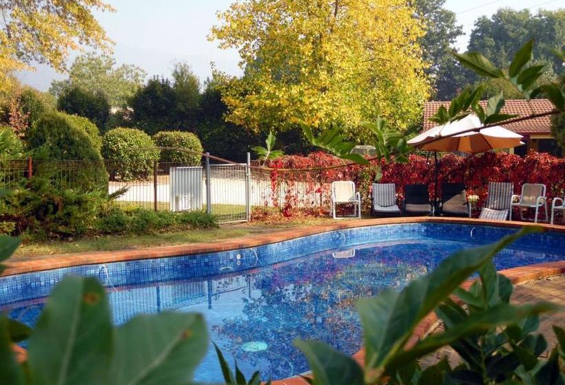 Bright Highland Valley Cottages