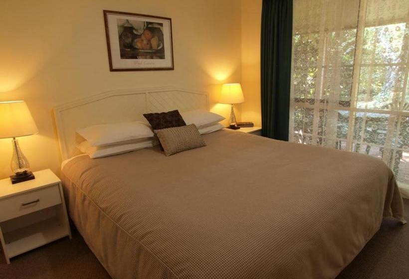 Bright Highland Valley Cottages