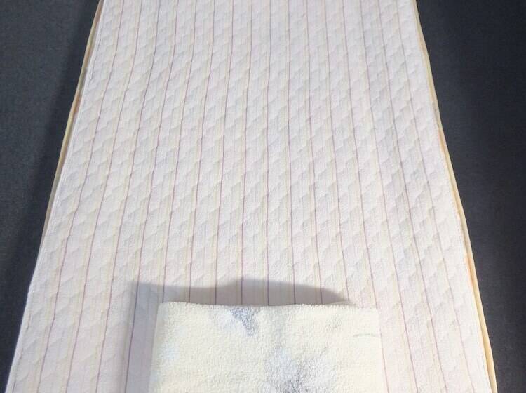 Hidamarinoyu Flop House   Hostel