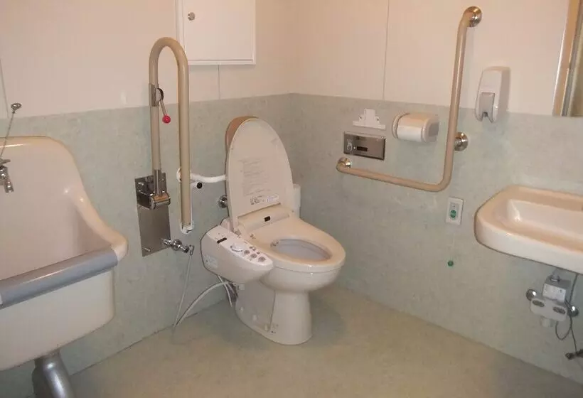 Hidamarinoyu Flop House   Hostel