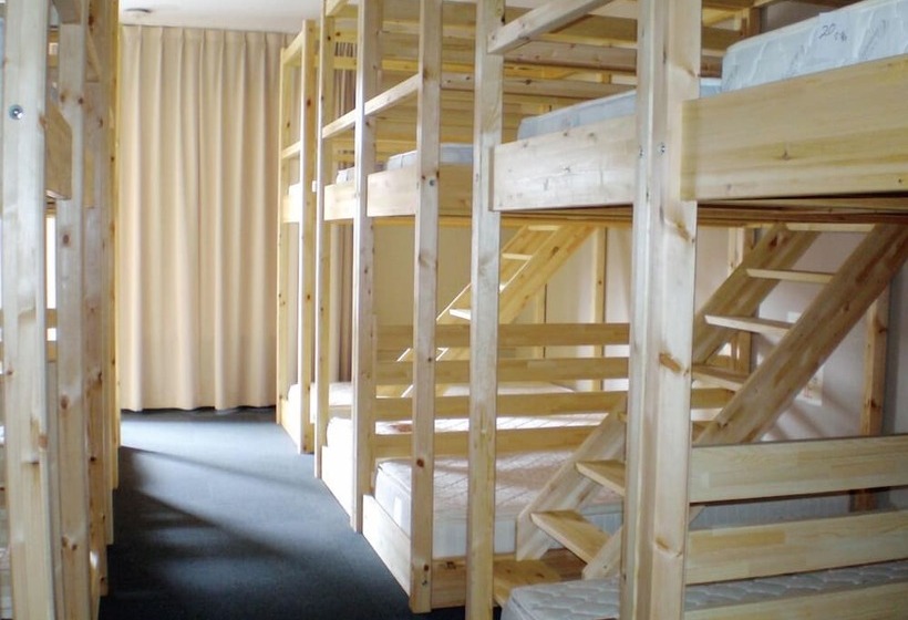 Hidamarinoyu Flop House   Hostel