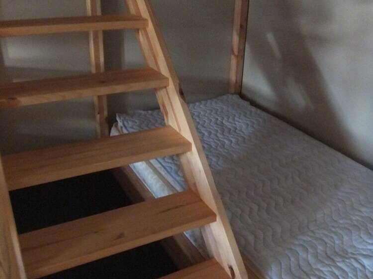 Hidamarinoyu Flop House   Hostel