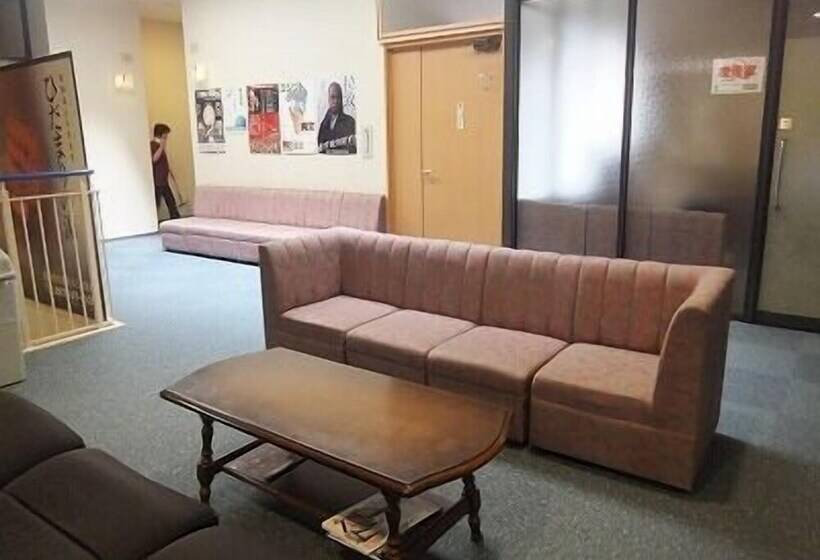 Hidamarinoyu Flop House   Hostel