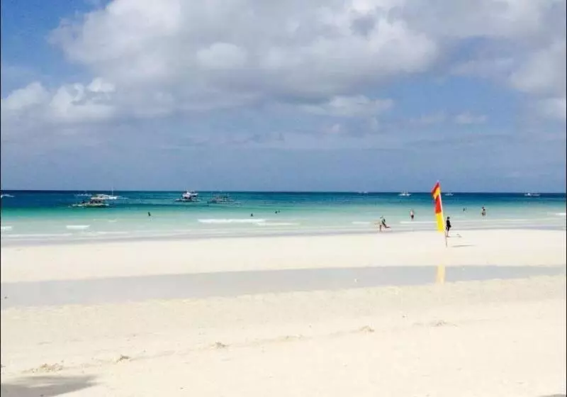 هتل Boracay Travelodge Beach Resort