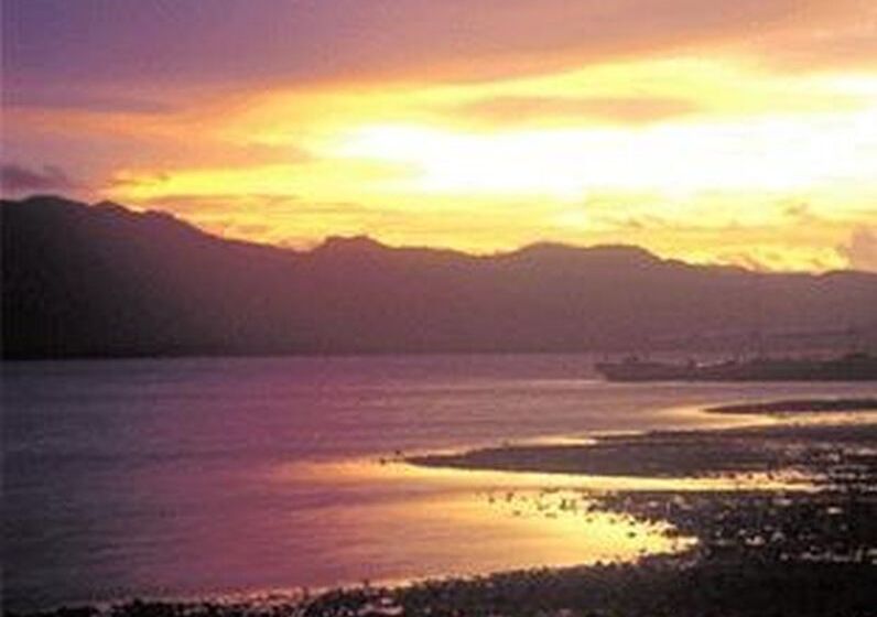 בית מלון כפרי Boracay Travelodge Beach Resort