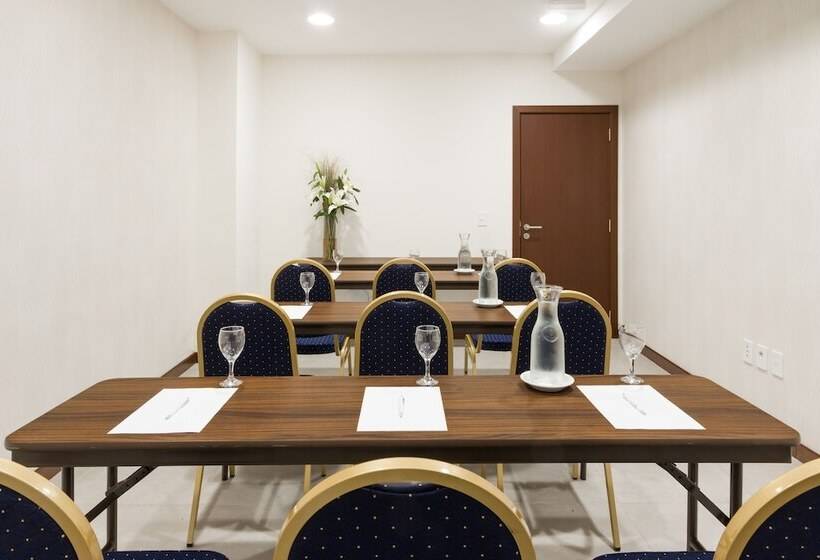 Frontier Hotel Rivera