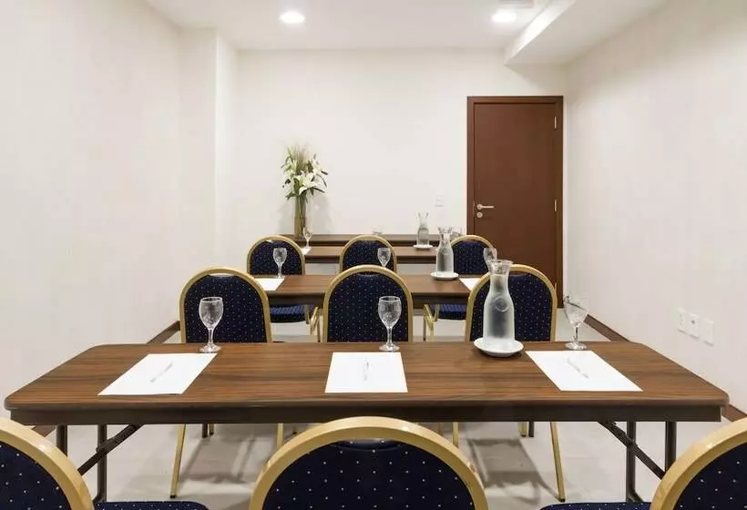 Frontier Hotel Rivera