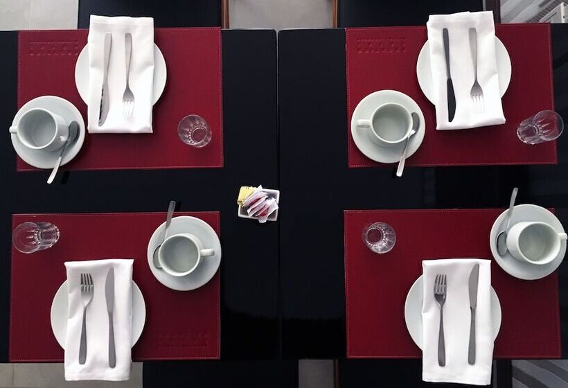 Frontier Hotel Rivera