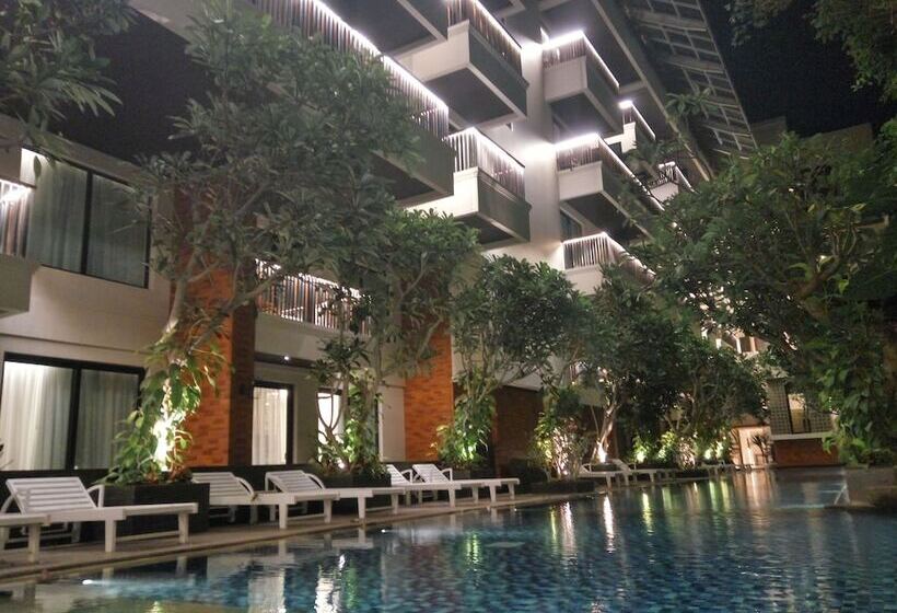 ホテル Jambuluwuk Oceano Seminyak