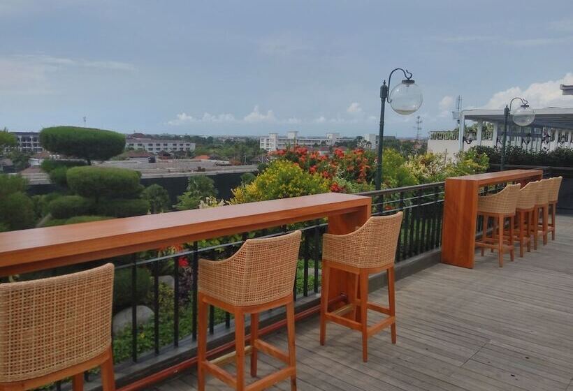 ホテル Jambuluwuk Oceano Seminyak