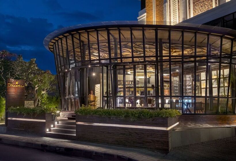 ホテル Jambuluwuk Oceano Seminyak