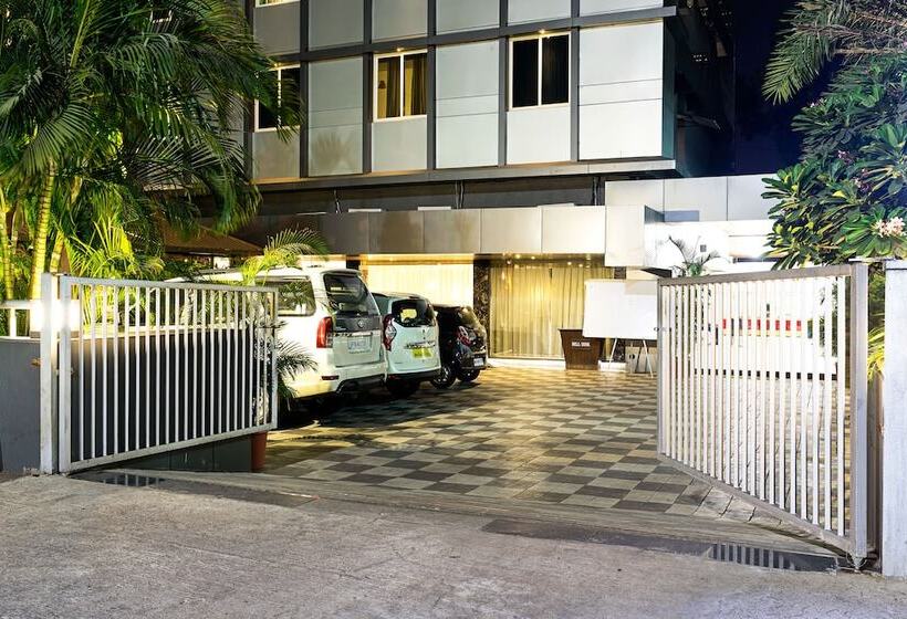 Hotel Treebo Premium Grand Emerald