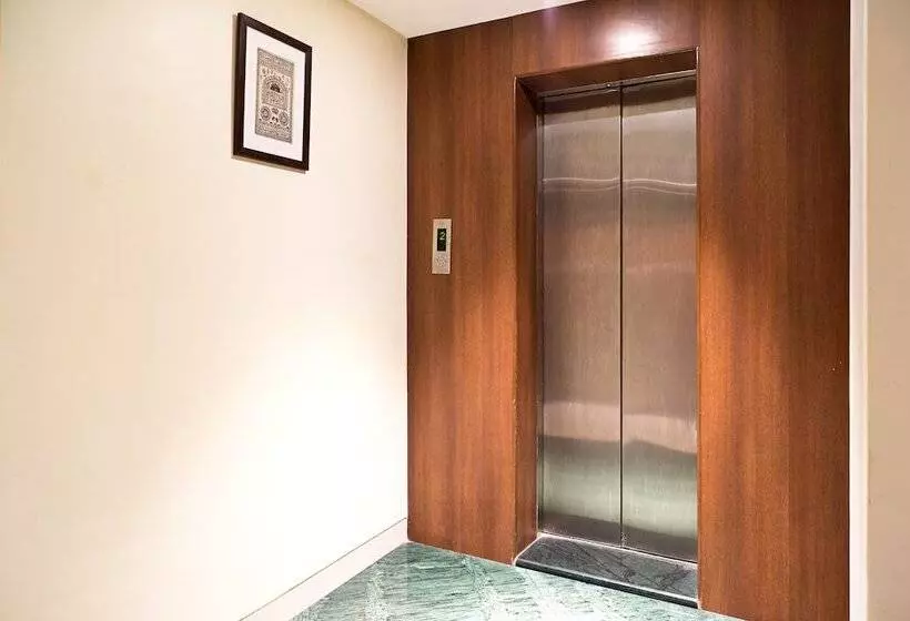Hotelli Treebo Premium Grand Emerald