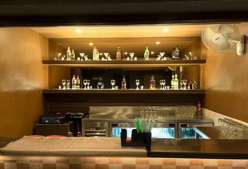 Hotel Treebo Premium Grand Emerald