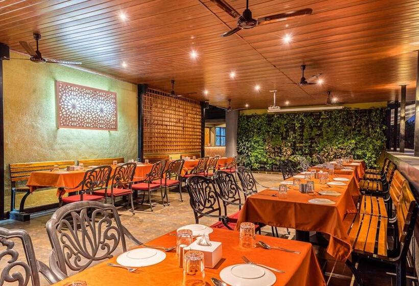 Hotel Treebo Premium Grand Emerald