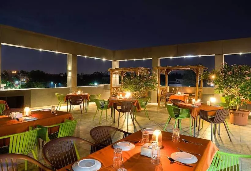Hotelli Treebo Premium Grand Emerald