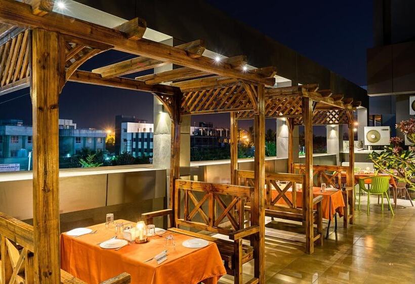 Hotel Treebo Premium Grand Emerald