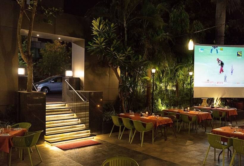 Hotel Treebo Premium Grand Emerald