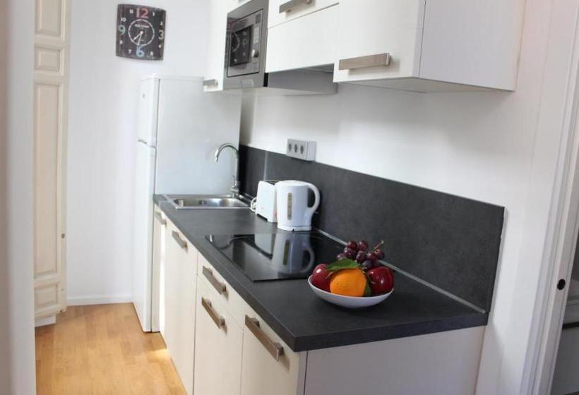 Life Apartments Calderón