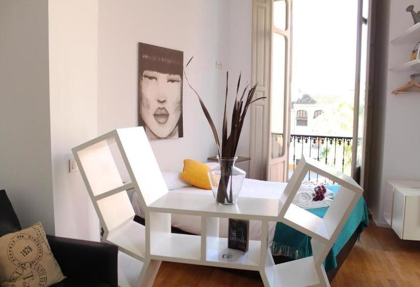 Life Apartments Calderón