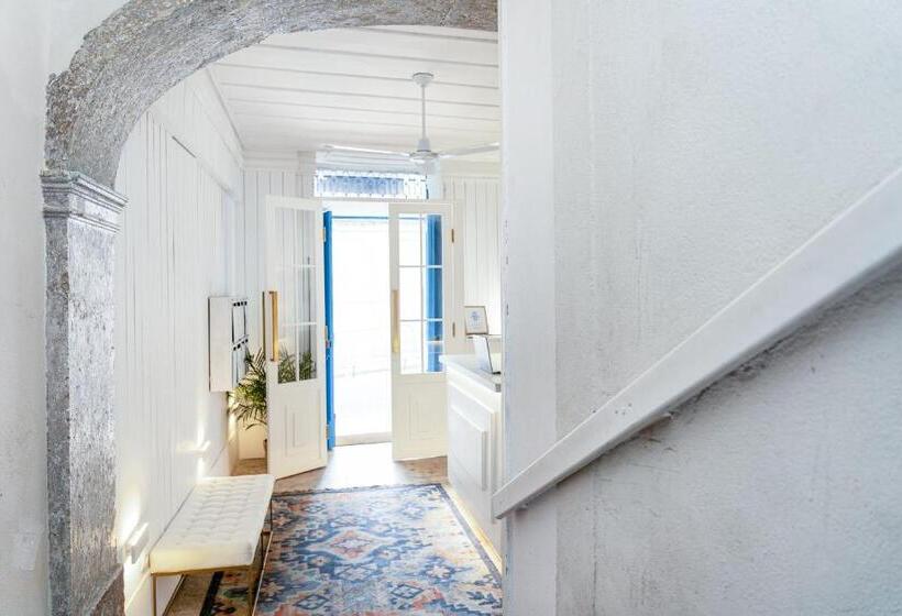 پانسیون Chiado 44