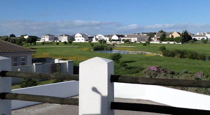 פנסיון Holiday Guest House Langebaan