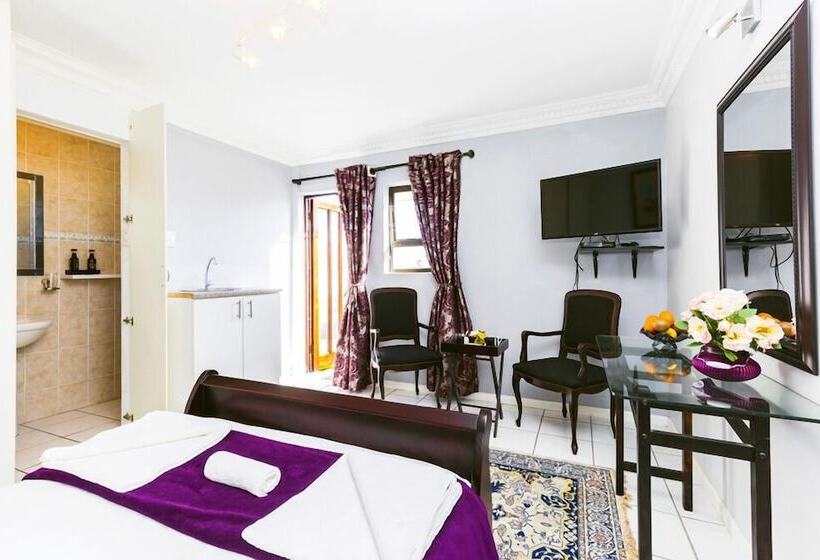 פנסיון Holiday Guest House Langebaan