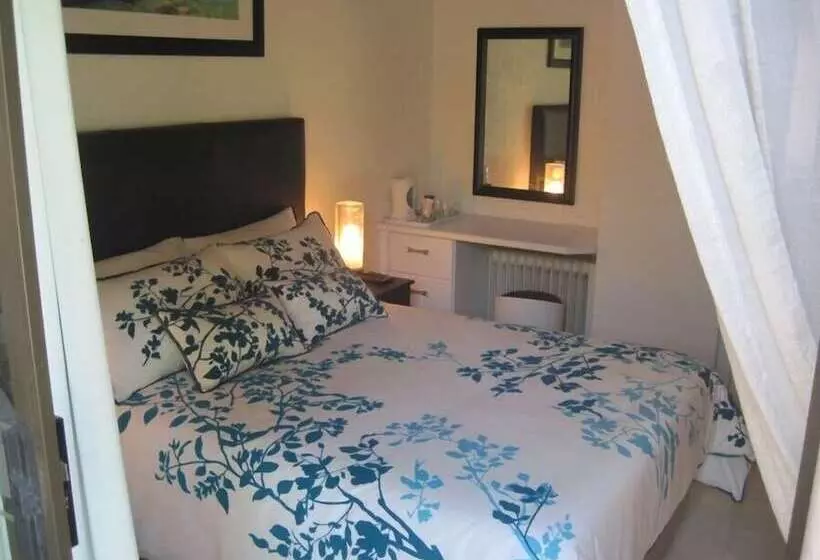 Swallows Nest B&b