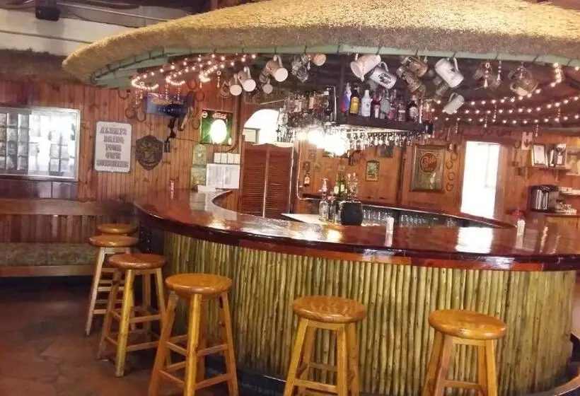 Ascot Inn