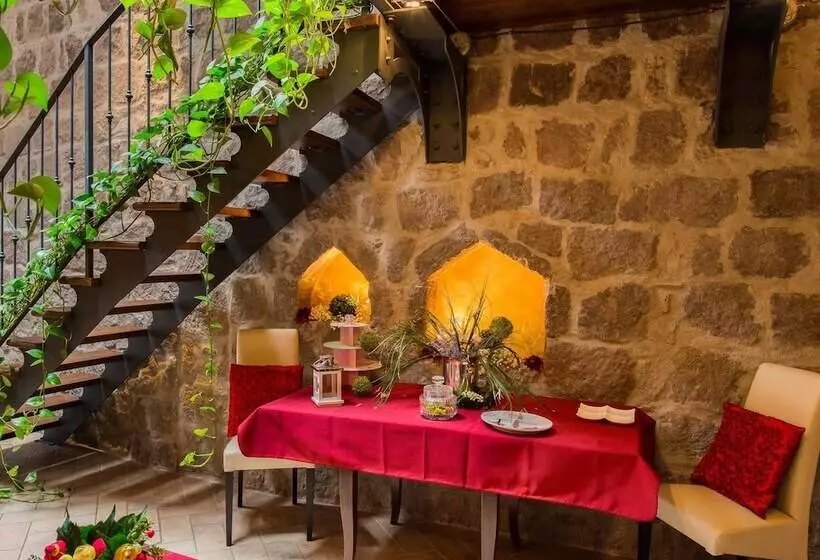 B&b Medieval House
