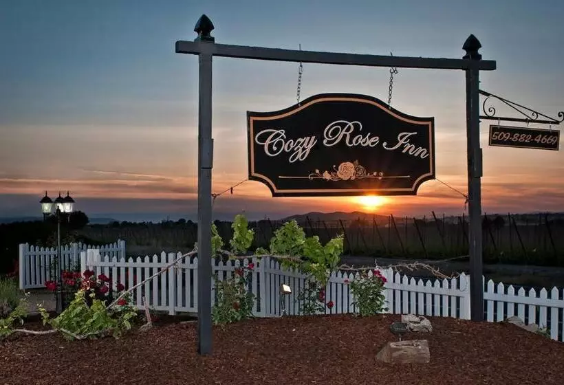ベッドアンドブレックファースト Cozy Rose Inn
