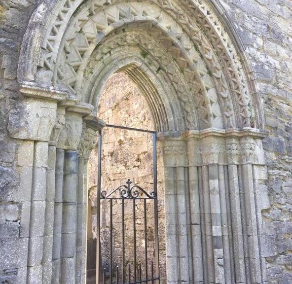 مبيت وإفطار Lakeland House