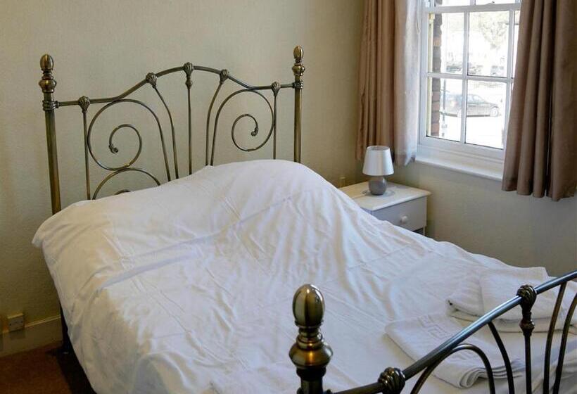 客栈  The Saracens Head