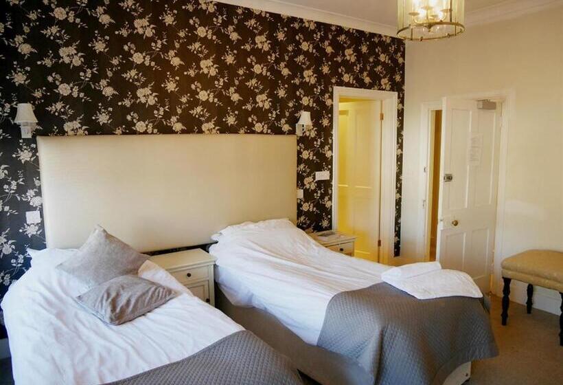 客栈  The Saracens Head