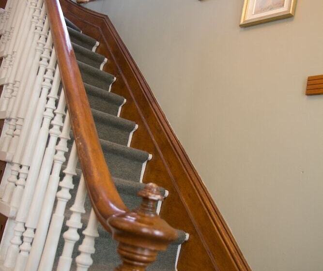 هتل Au Croissant De Lune