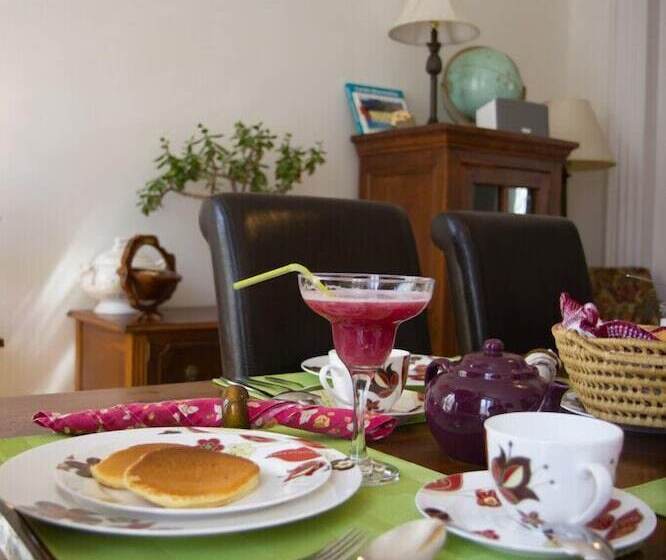 هتل Au Croissant De Lune