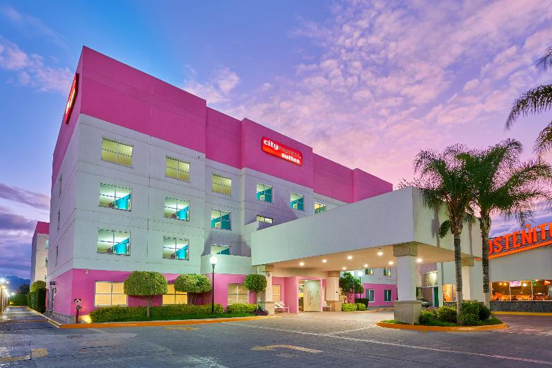 Sierra Suites By Hp Hotels