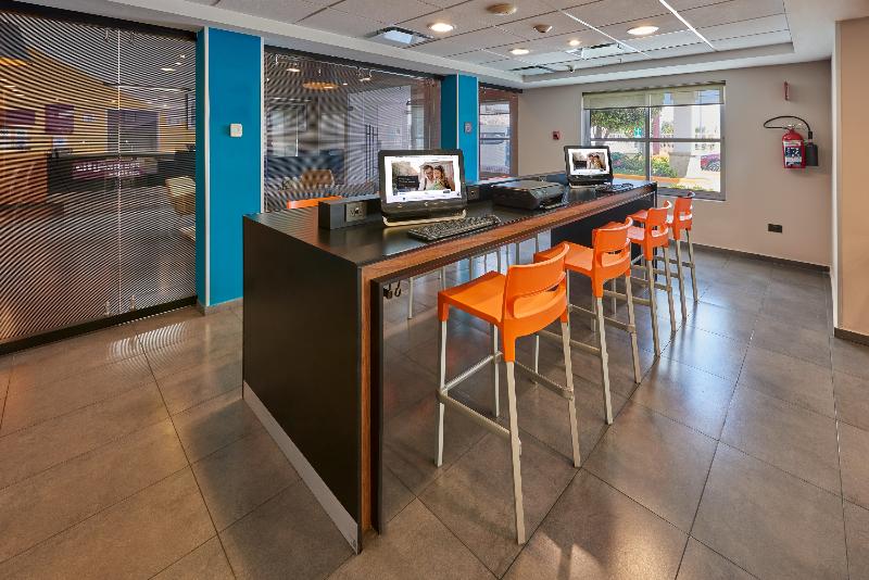 Sierra Suites By Hp Hotels