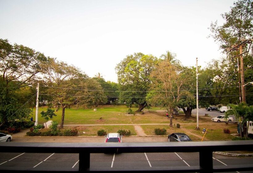 The Reef Hotel And Residences