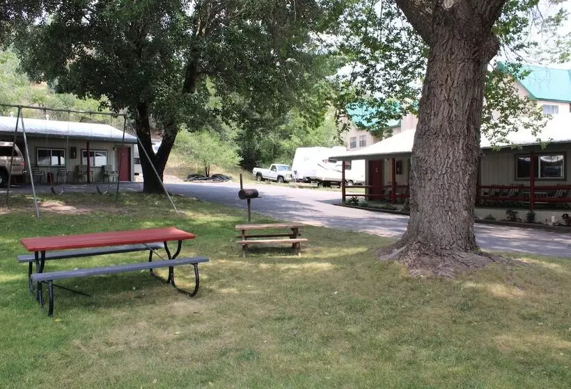 هتل Wapiti Self Service Lodge