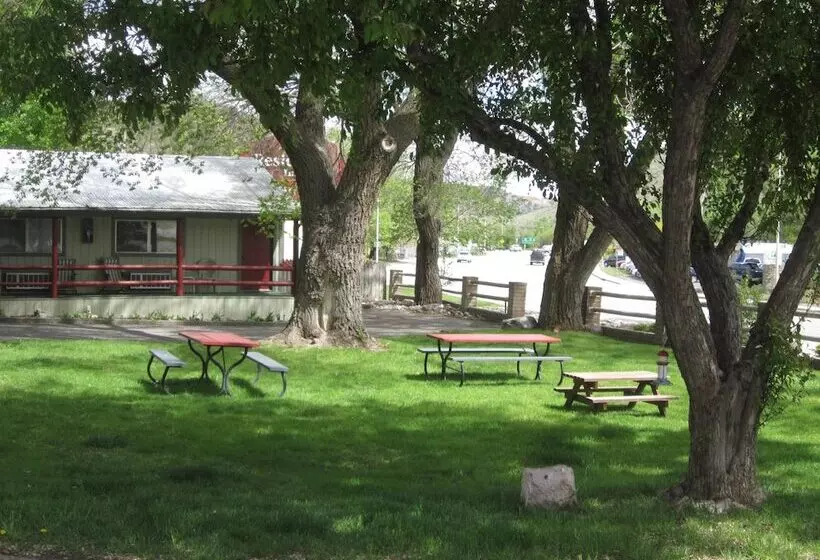 هتل Wapiti Self Service Lodge