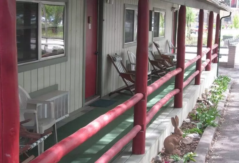 هتل Wapiti Self Service Lodge