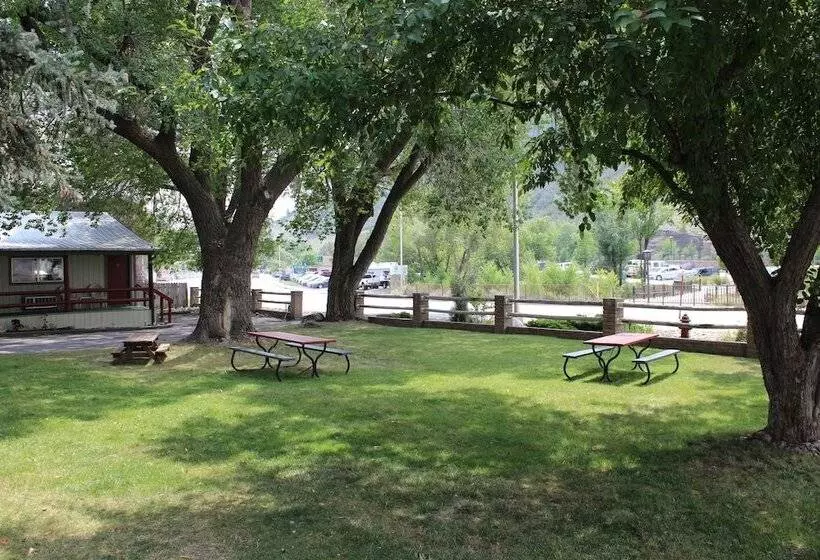 هتل Wapiti Self Service Lodge