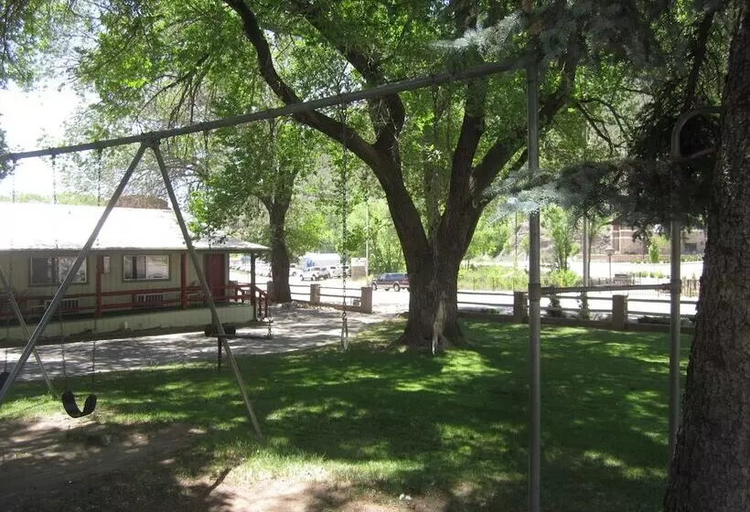 هتل Wapiti Self Service Lodge