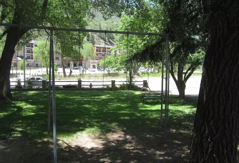 هتل Wapiti Self Service Lodge