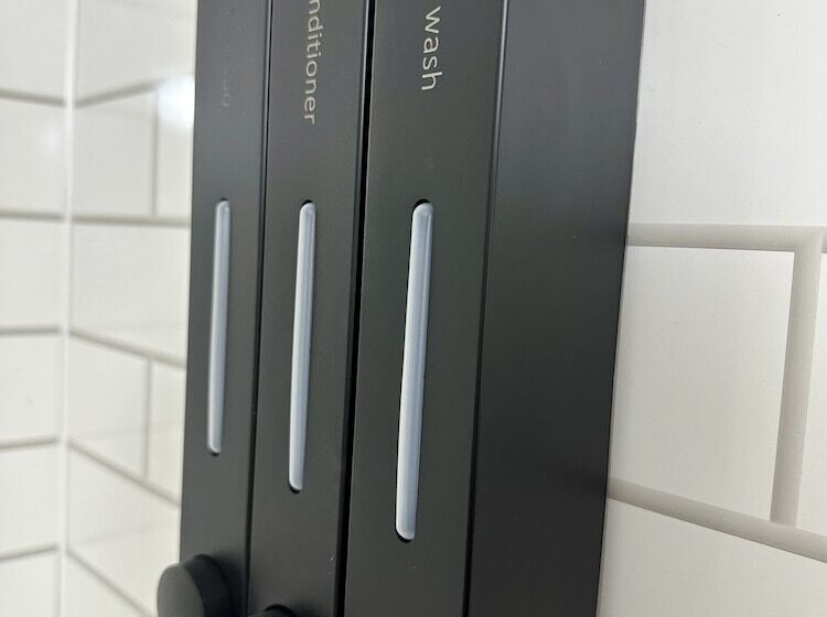 Отель Wapiti Self Service Lodge